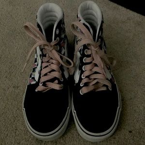 Vans: perfect shape, clean